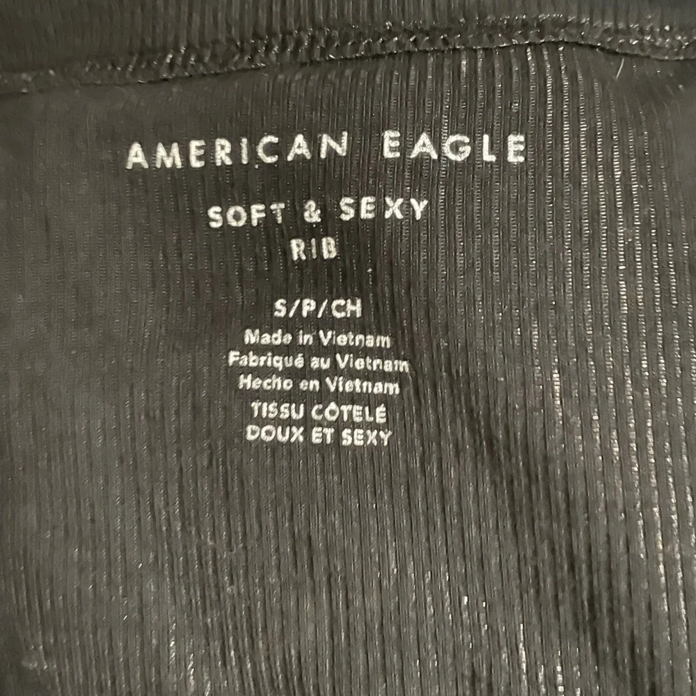 AE Ribbed Crop Tank - Picture 3 of 3
